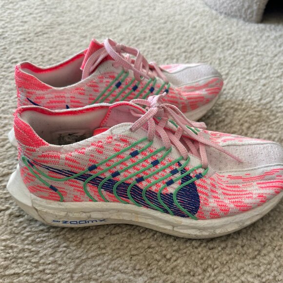 Nike Sneakers - Picture 1 of 3